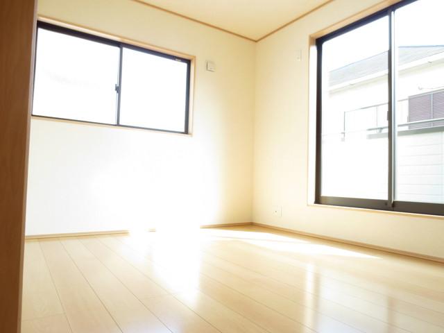 Non-living room. Second floor south Western-style