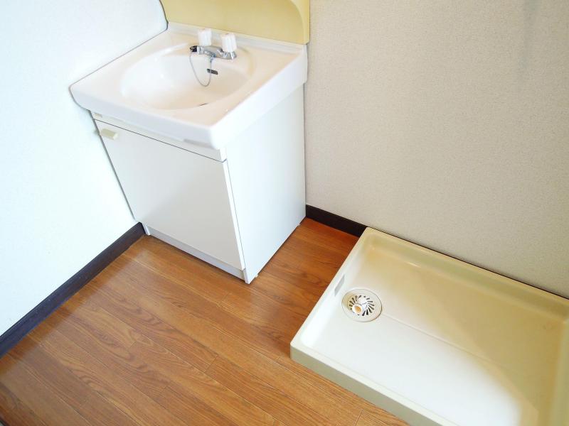 Washroom. Laundry Area of ​​independent wash basin and with waterproof bread.