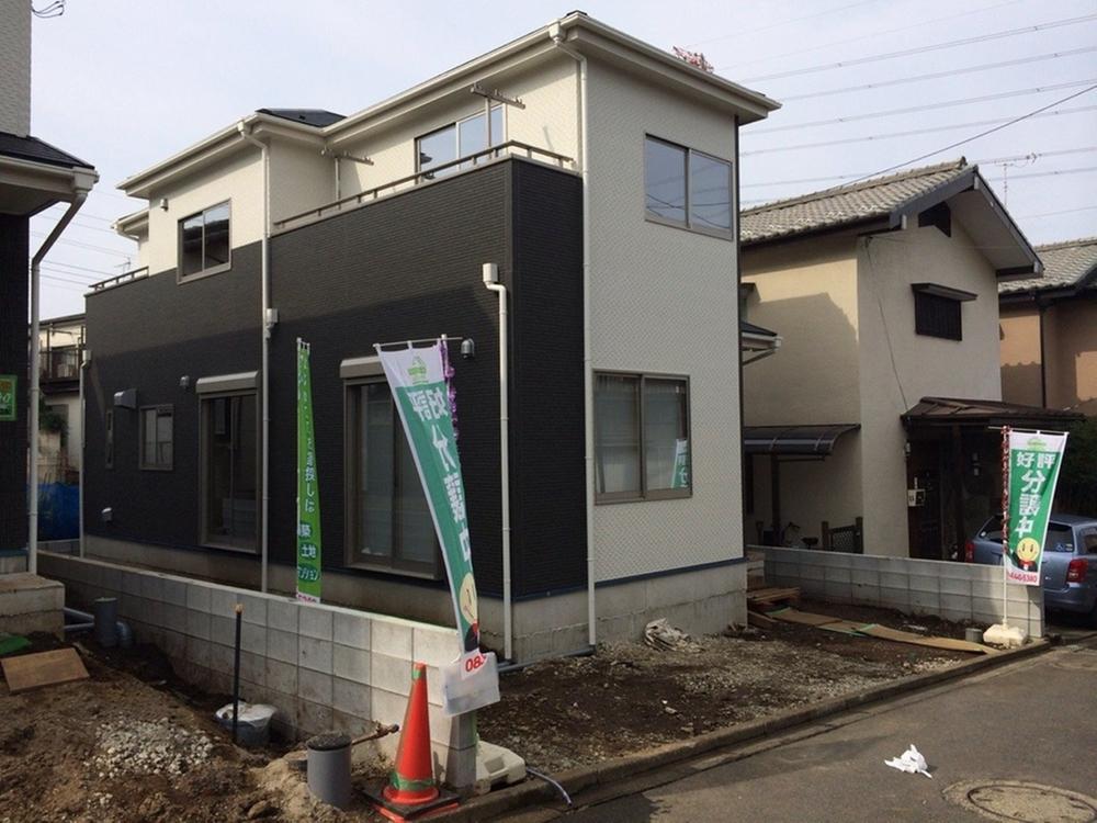 Local appearance photo. Local (11 May 2013) Shooting