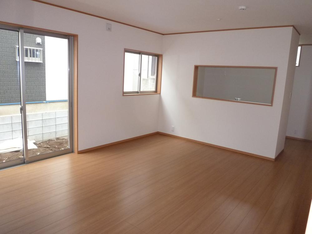 Living. Local (11 May 2013) Shooting