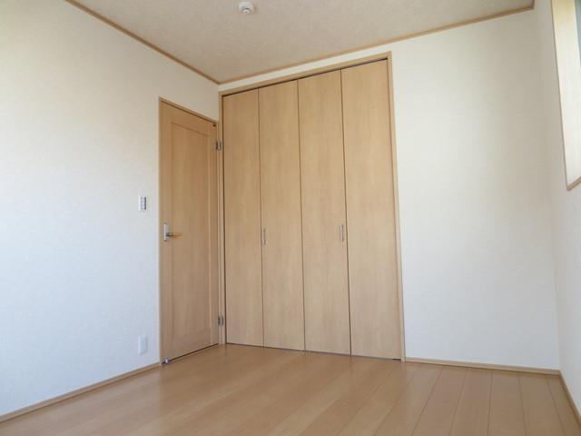 Non-living room. Second floor east side Western-style