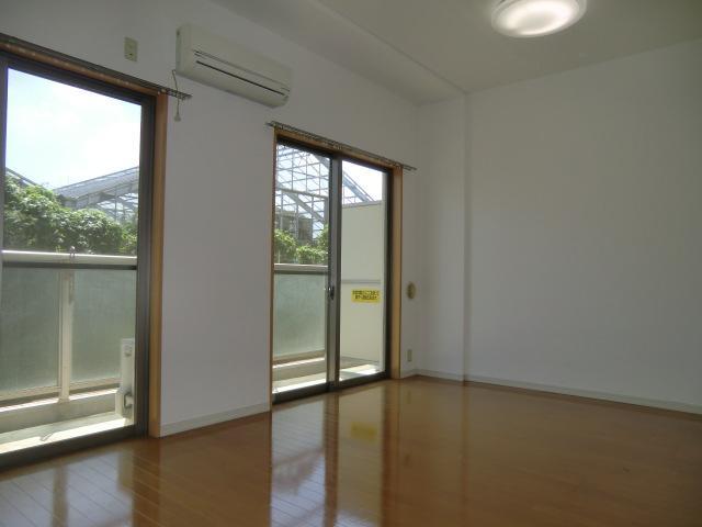 Living and room. Spacious living room window also has two places bright rooms