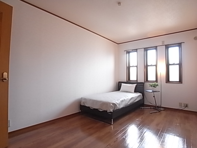 Other room space. Western-style is also spacious. Size double bed is also entering in the room.