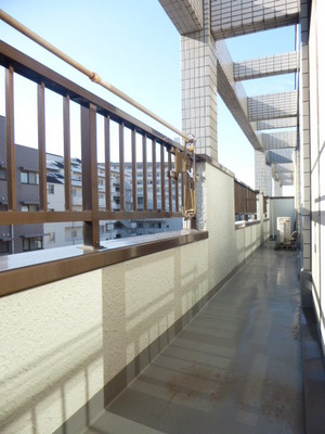 Balcony. Spacious balcony and sunny