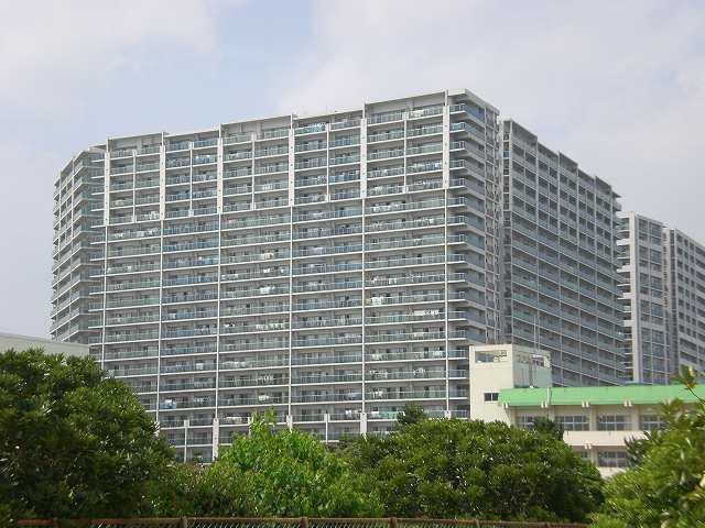 Local appearance photo. Total units 684 units! Seismically isolated structure