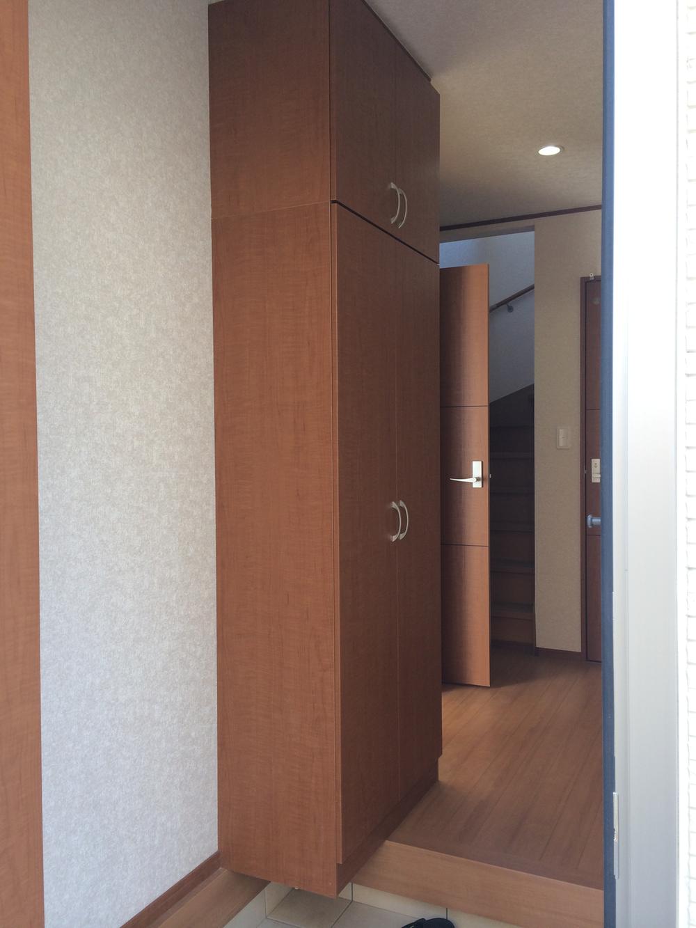 Entrance. Local (12 May 2013) Shooting