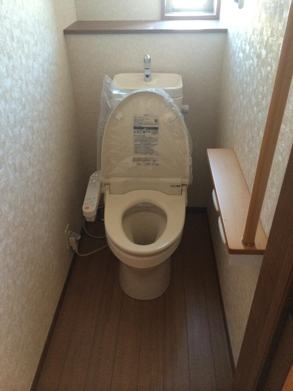 Toilet. Indoor (12 May 2013) Shooting