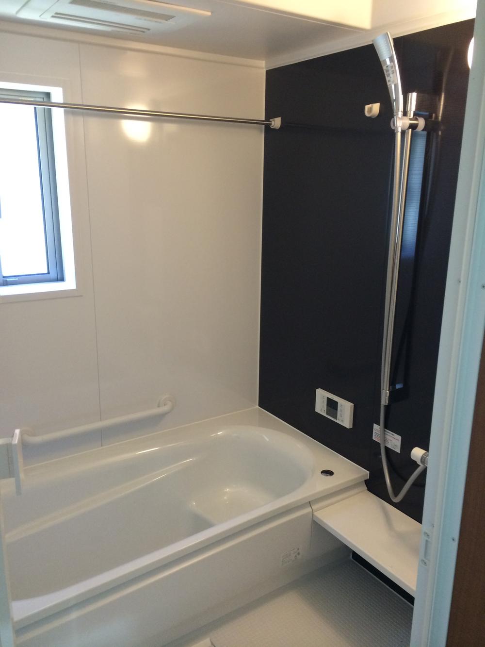 Bathroom. Indoor (12 May 2013) Shooting Spacious Hitotsubo bus