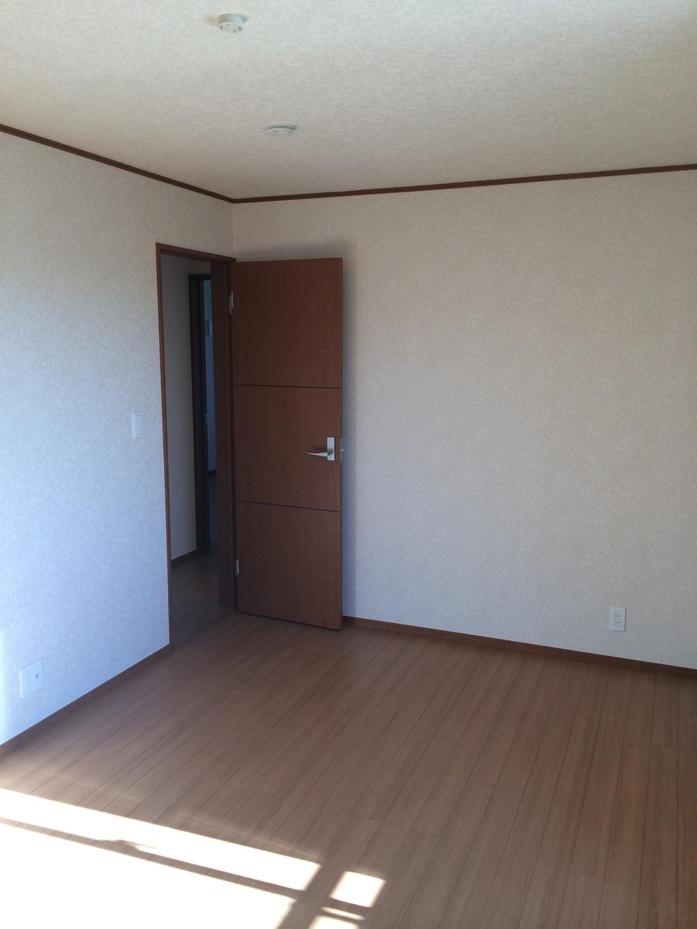 Non-living room. Indoor (12 May 2013) Shooting