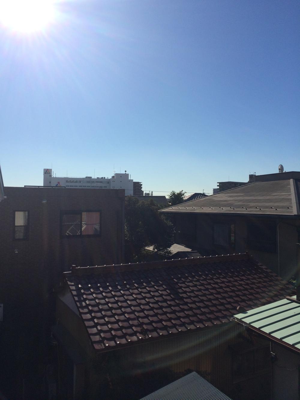 View photos from the dwelling unit. View from the site (December 2013) Shooting