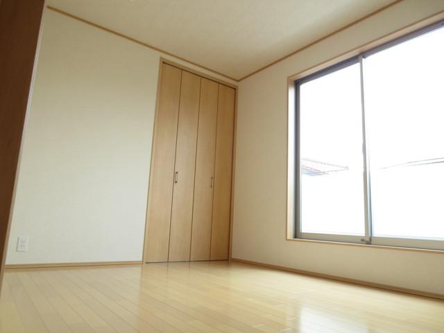 Non-living room. Second floor south Western-style