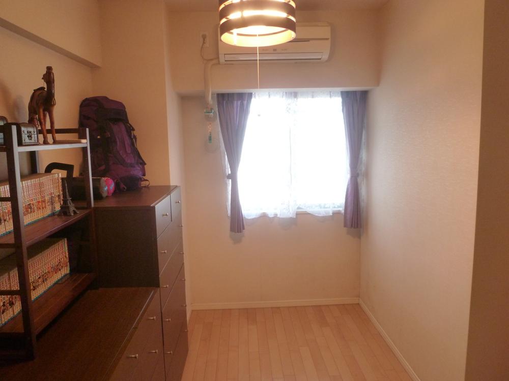 Non-living room. Indoor (11 May 2013) Shooting