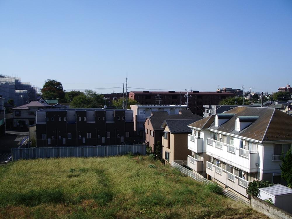 View photos from the dwelling unit. View from the site (August 2013) Shooting