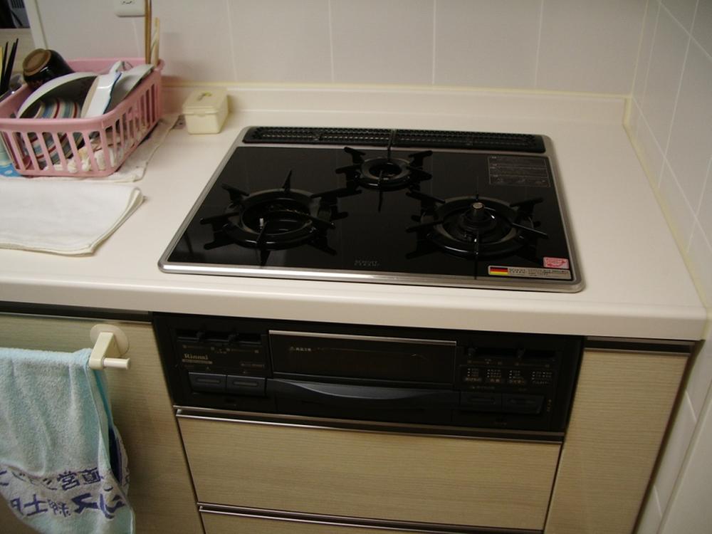 Kitchen. Local (August 2013) Shooting