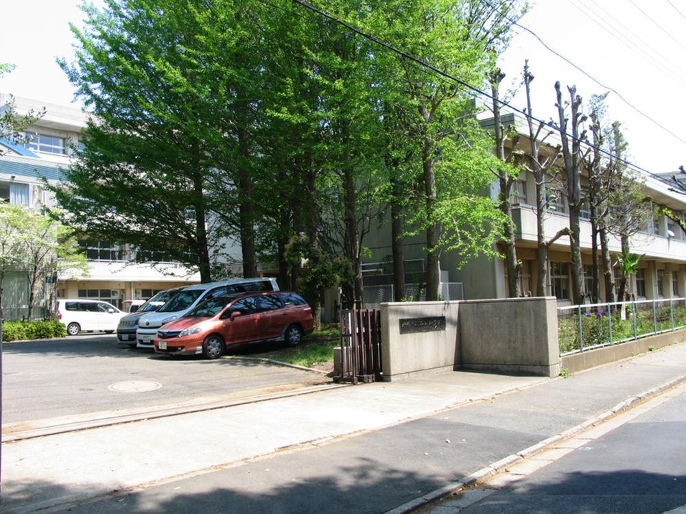 Junior high school. Gyoda 1370m until junior high school