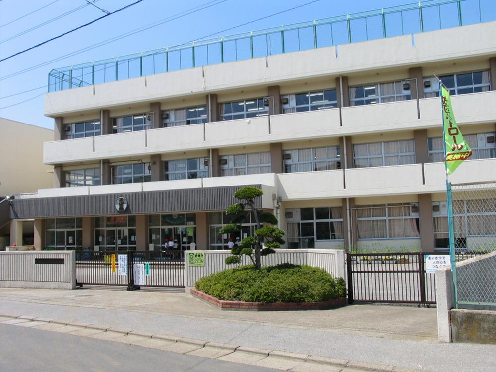 Primary school. Until Code Nishi Elementary School 324m