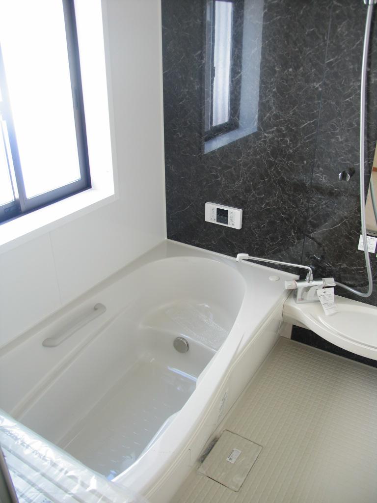 Bathroom. Indoor (10 May 2013) Shooting