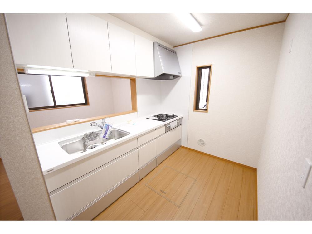 Kitchen. Indoor (10 May 2013) Shooting