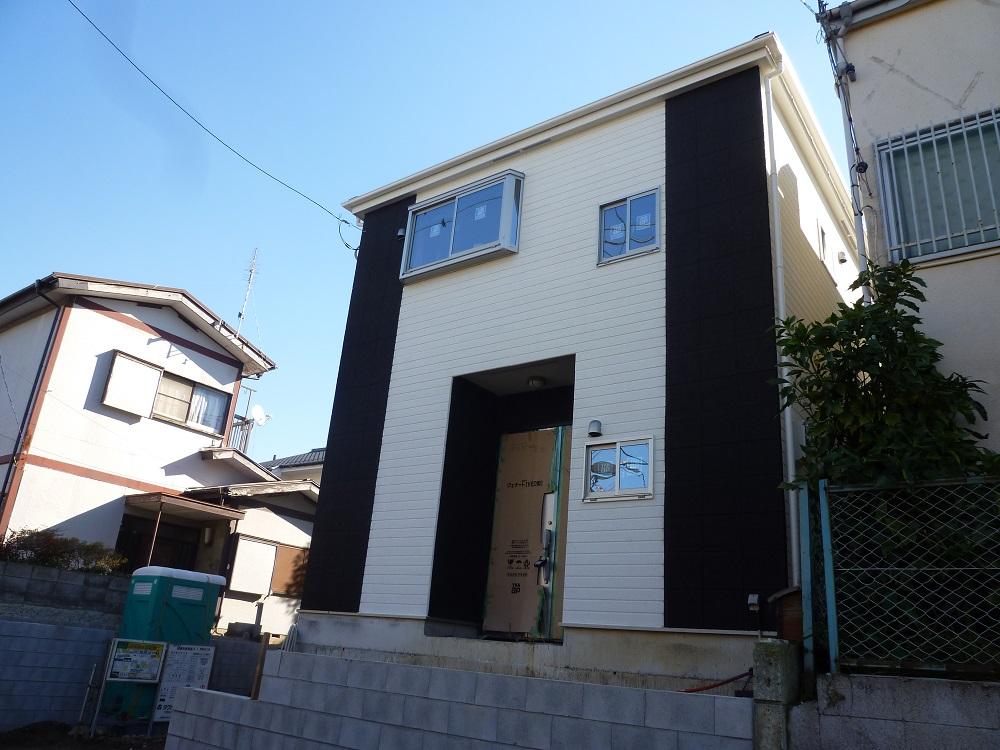 Local appearance photo. Local (12 May 2013) Shooting