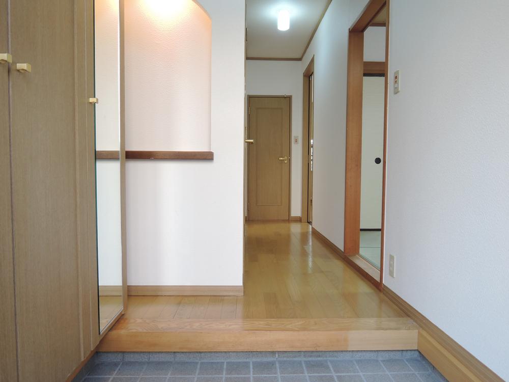 Entrance. Local (August 2013) Shooting