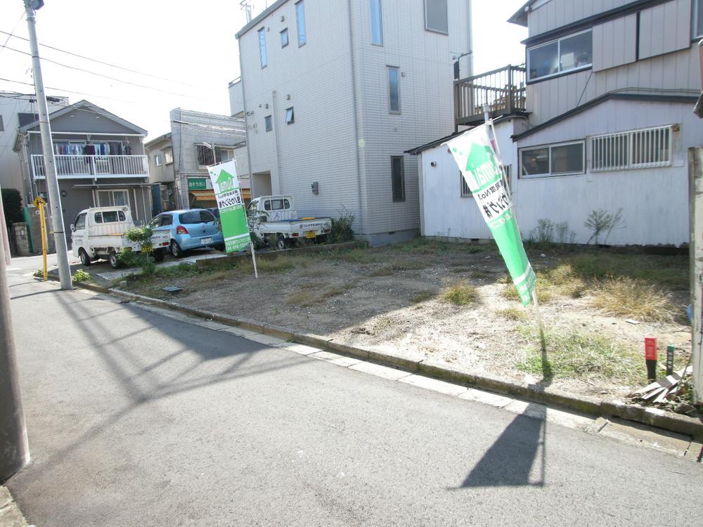 Local appearance photo. Local (12 May 2013) Shooting