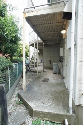 Other common areas. Washing machine is put on the first floor hallway.