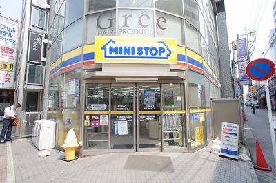 Convenience store. MINISTOP Tsudanuma Station North store up (convenience store) 135m