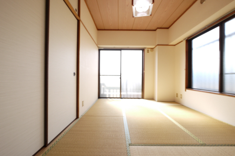 Living and room. Very calm Japanese-style room! Guests can relax purring ☆ 