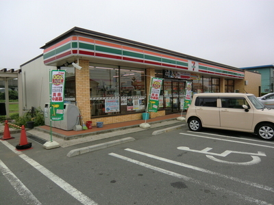 Convenience store. 60m until the Seven-Eleven (convenience store)