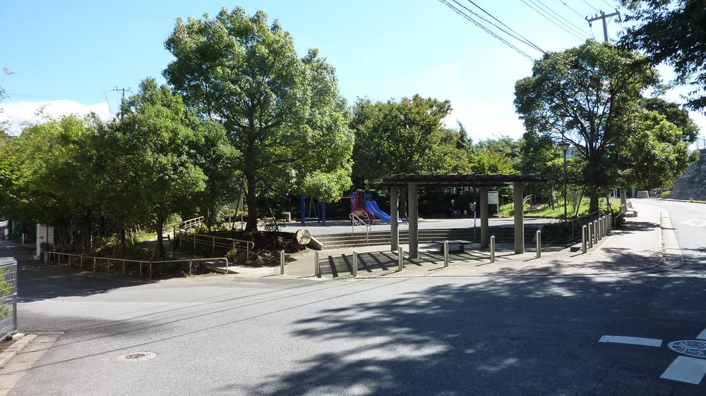 park. 410m children to Alvis Central Park Maehara is also the park to play with confidence.