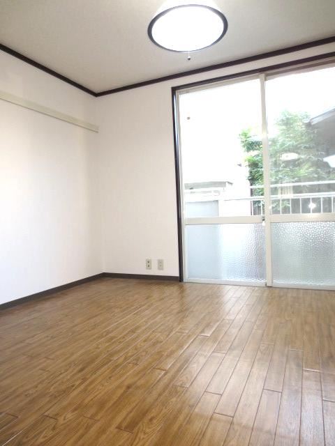 Living and room. Minis Funabashi shop is the brokerage fee is 52.5%.