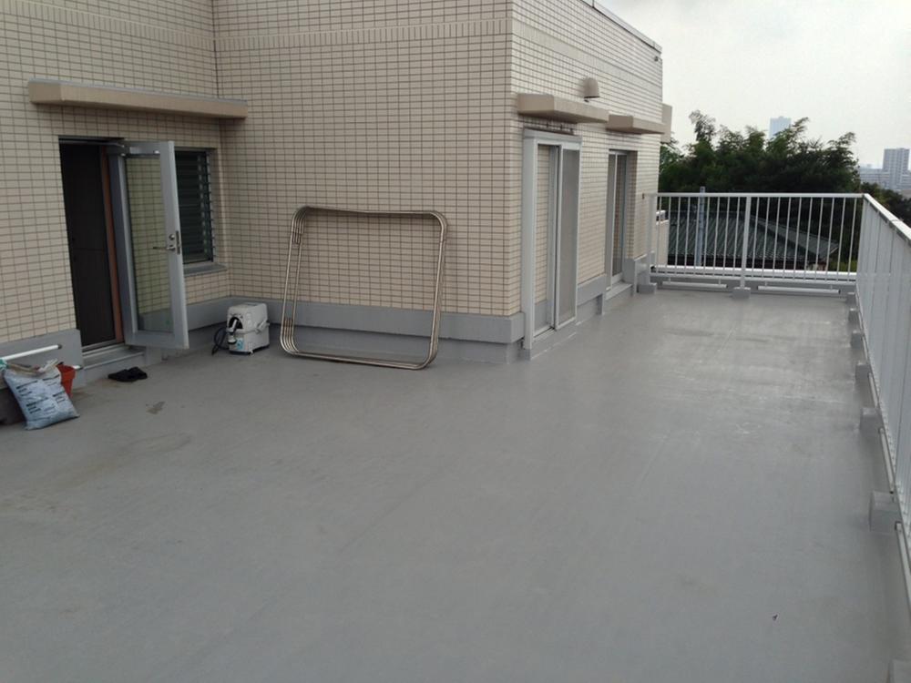 Balcony. Local (August 2013) Shooting