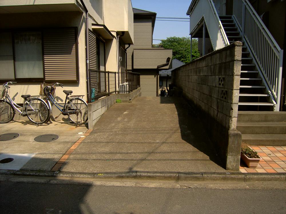 Local appearance photo. Car space