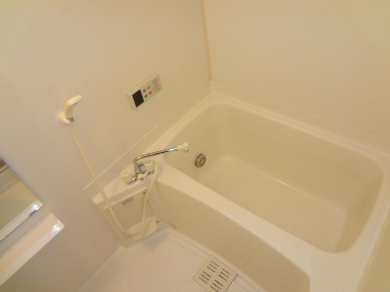 Bath. Bathroom with reheating