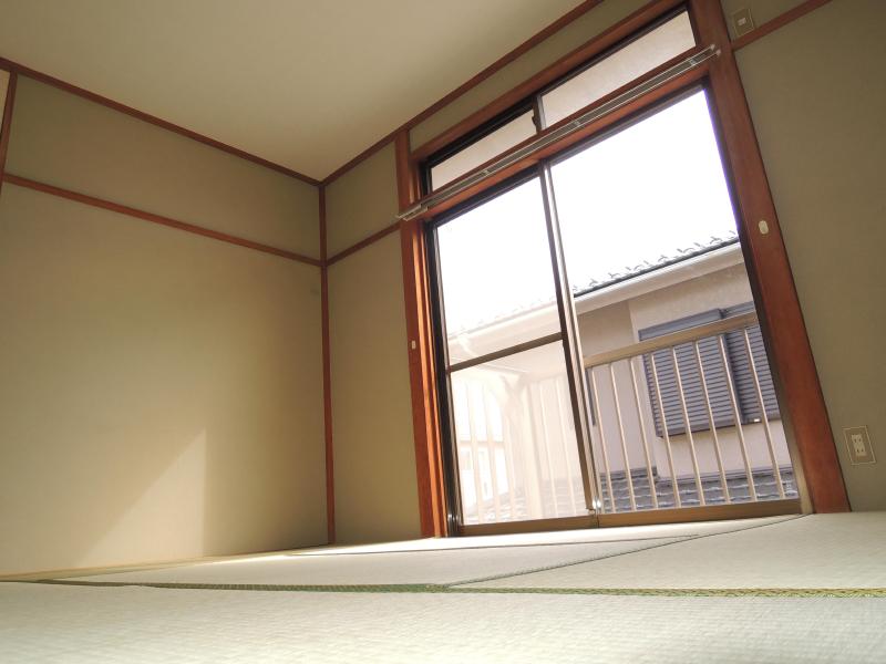 Living and room. It will settle down after all the Japanese-style room