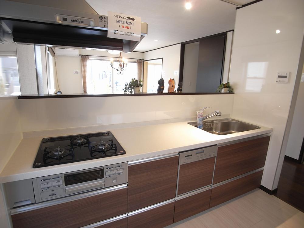 exhibition hall / Showroom. System kitchen was standard equipped with a dishwasher