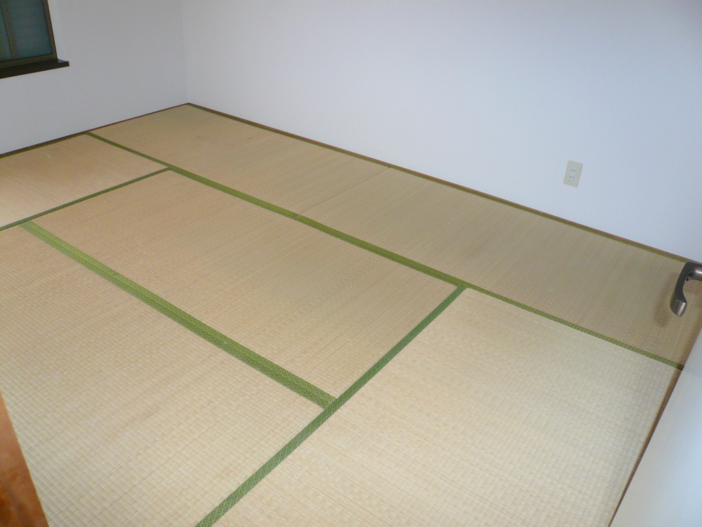 Other room space. Tatami will Omotegae! You Nekorogare