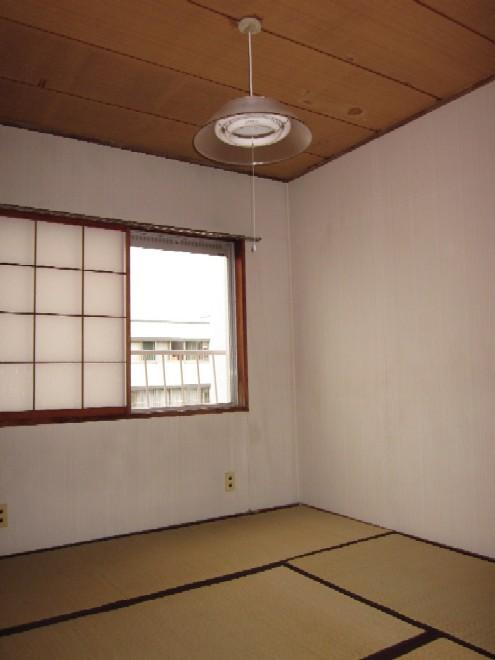 Non-living room. Japanese-style room 4.5 Pledge