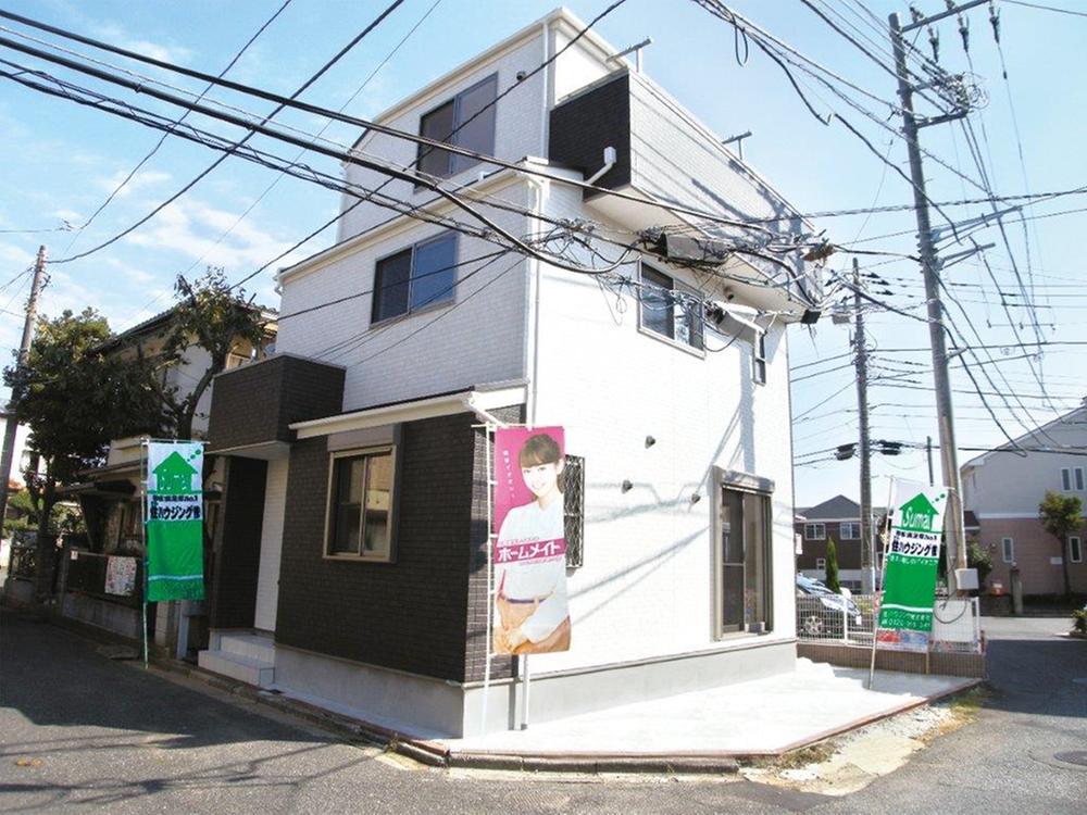 Building plan example (exterior photos). Building plan example (No. 1 place) building price 17 million yen, Building area 95.43 sq m