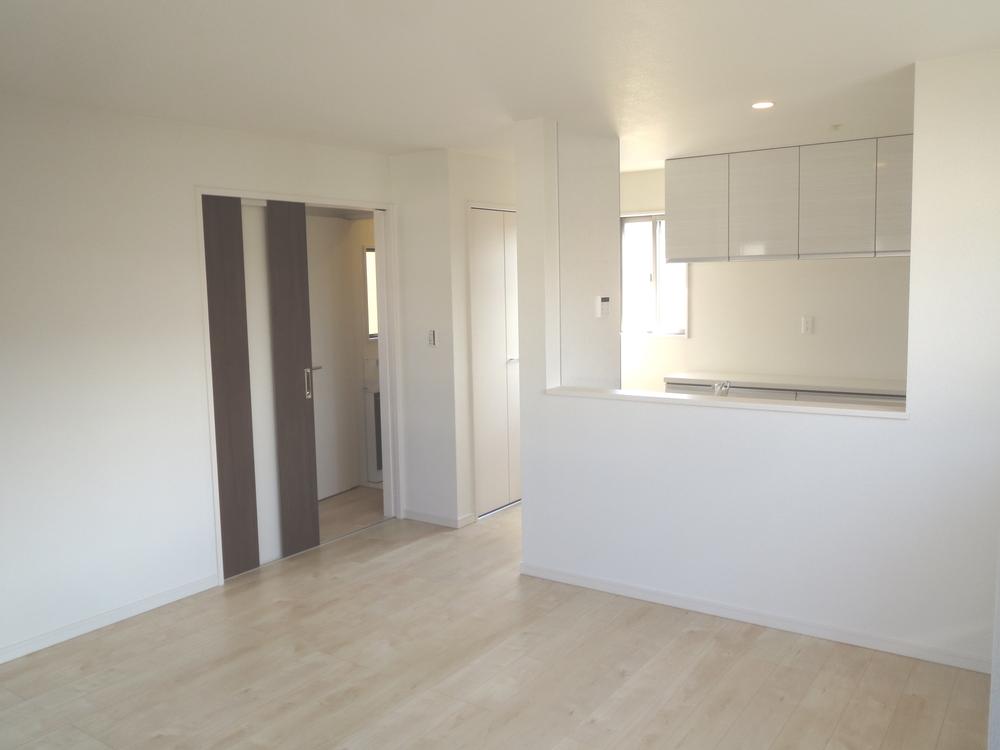 Same specifications photos (living). (3 Building) same specification