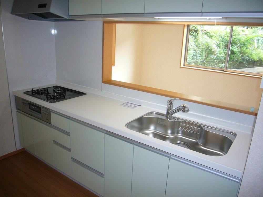 Same specifications photo (kitchen). "Specification example"