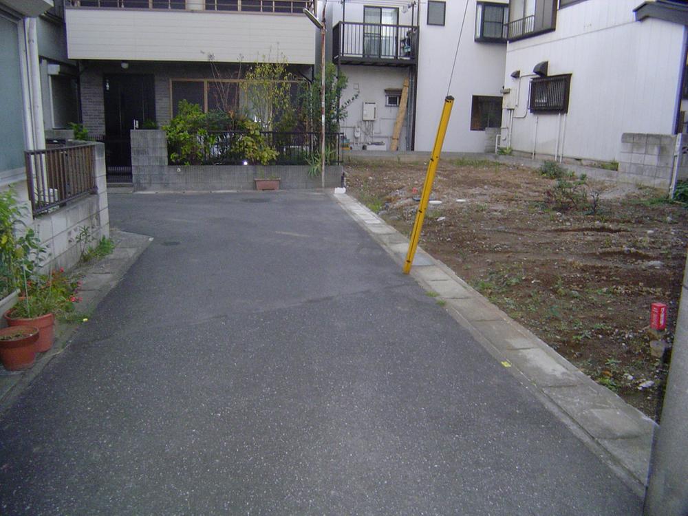 Local photos, including front road. Local (11 May 2013) Shooting