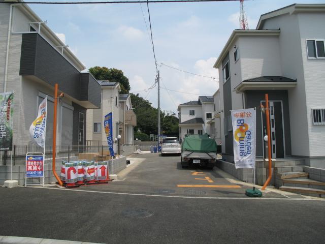 Local photos, including front road. Takinoi 2-chome, 12 buildings site
