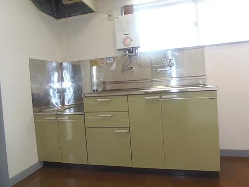 Kitchen. Bright and clean kitchen!