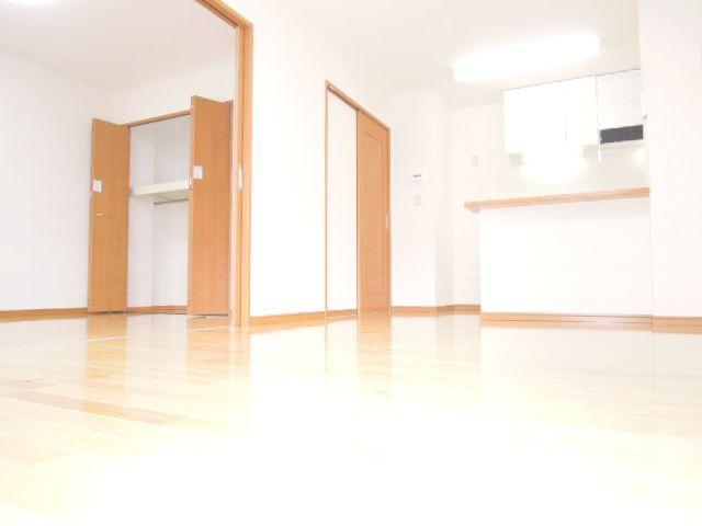 Other room space. JR Sobu Line "Tsudanuma Station" is the station near property of a 5-minute walk. 