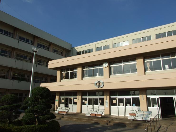 Primary school. 578m to Funabashi City two sum Elementary School