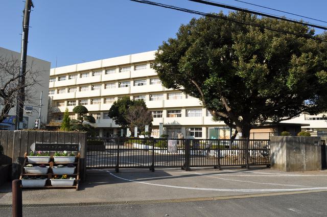 Primary school. 1050m Funabashi Municipal to Funabashi City Tsuboi elementary school Tsuboi Elementary School 1050m walk 14 minutes