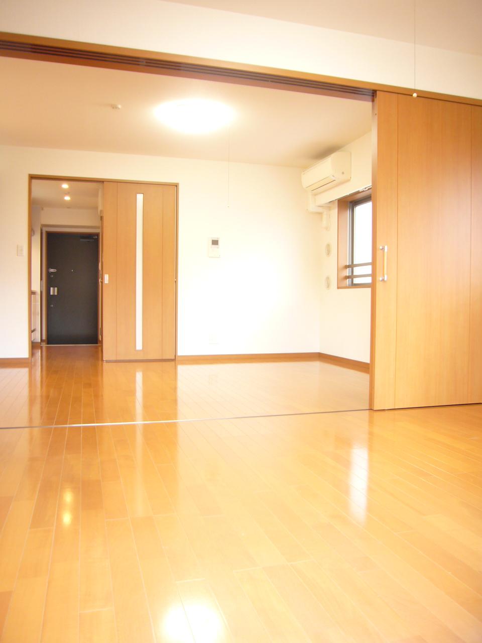 Non-living room. Indoor (11 May 2013) Shooting