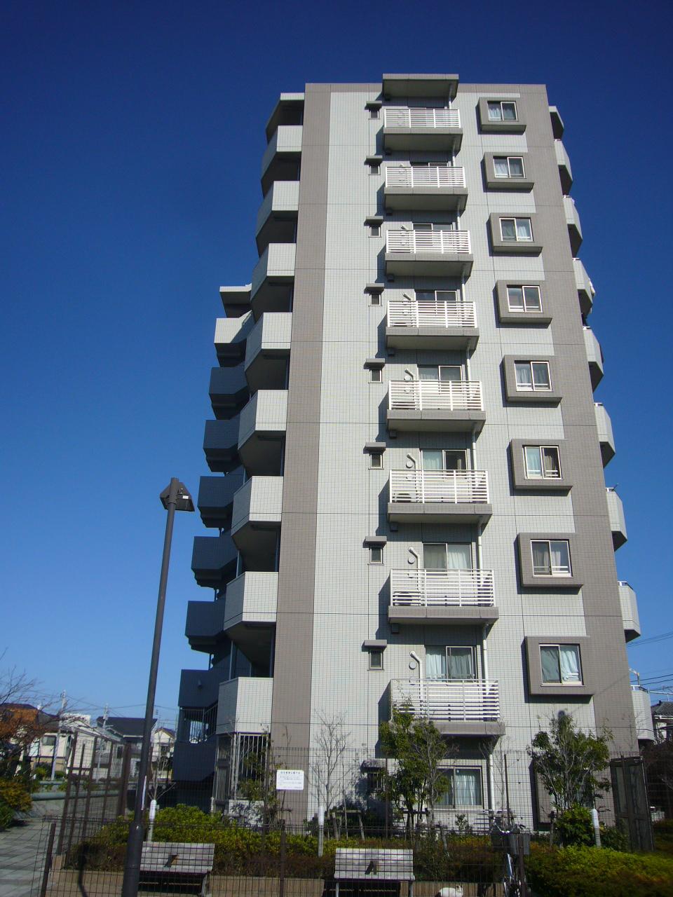 Local appearance photo. Local (11 May 2013) Shooting