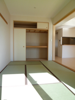 Living and room. Storage capacity rich 6 Pledge Japanese-style room